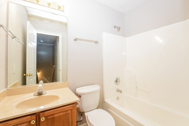 Building Photo - 95 Bermuda Cir