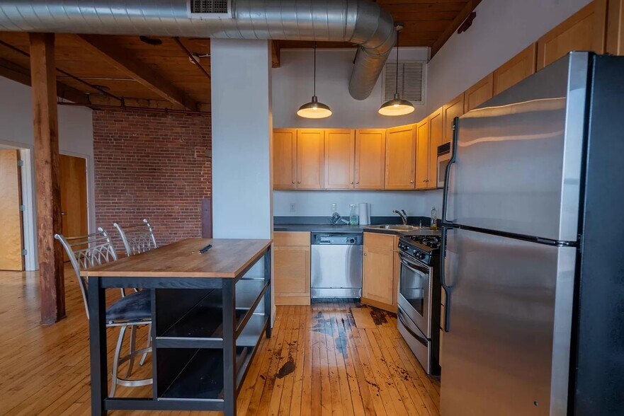 Building Photo - 244 Brighton Ave