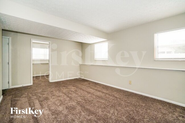 Building Photo - 5993 Brookmont Dr