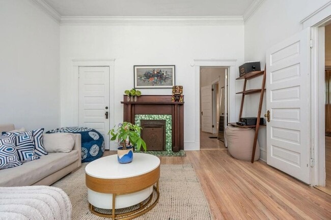 Building Photo - 242 Haralson Ave NE