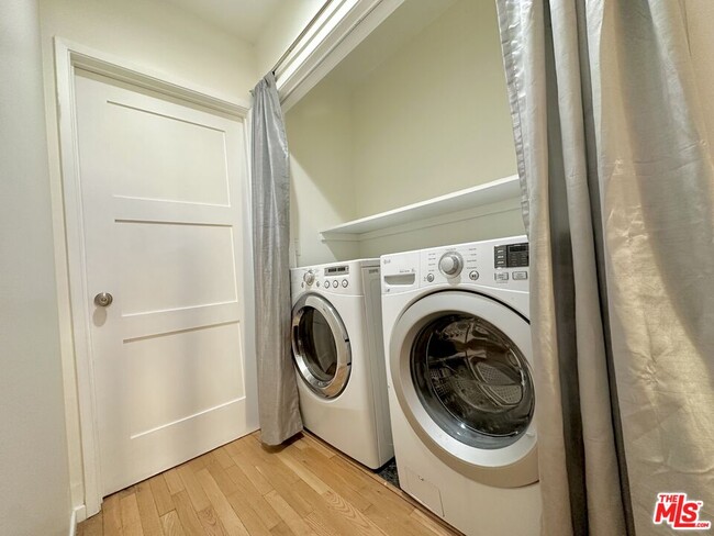 Building Photo - 1246 N Genesee Ave