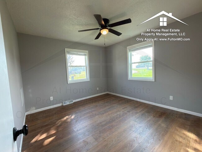 Building Photo - 607 Crestwood Dr