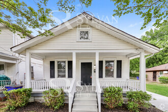 Building Photo - Where Charm Meets Comfort
