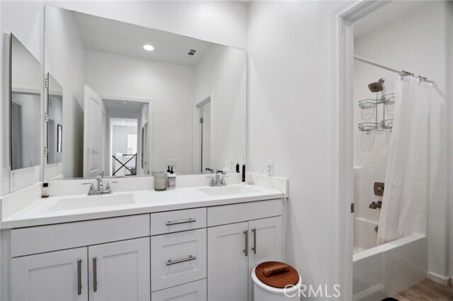 Building Photo - 25220 Golden Maple Dr