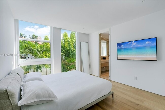 Building Photo - 440 S Mashta Dr