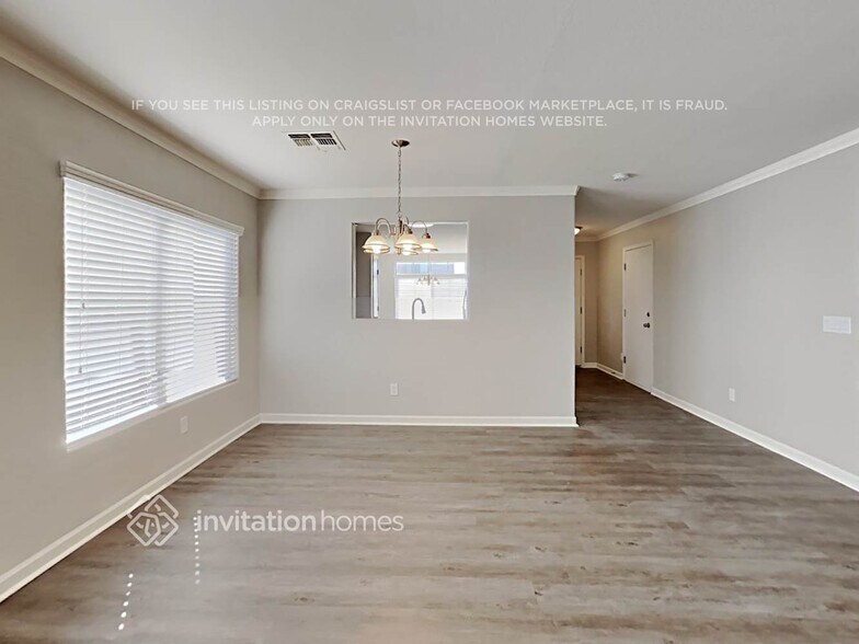 Building Photo - 12724 W Voltaire Ave