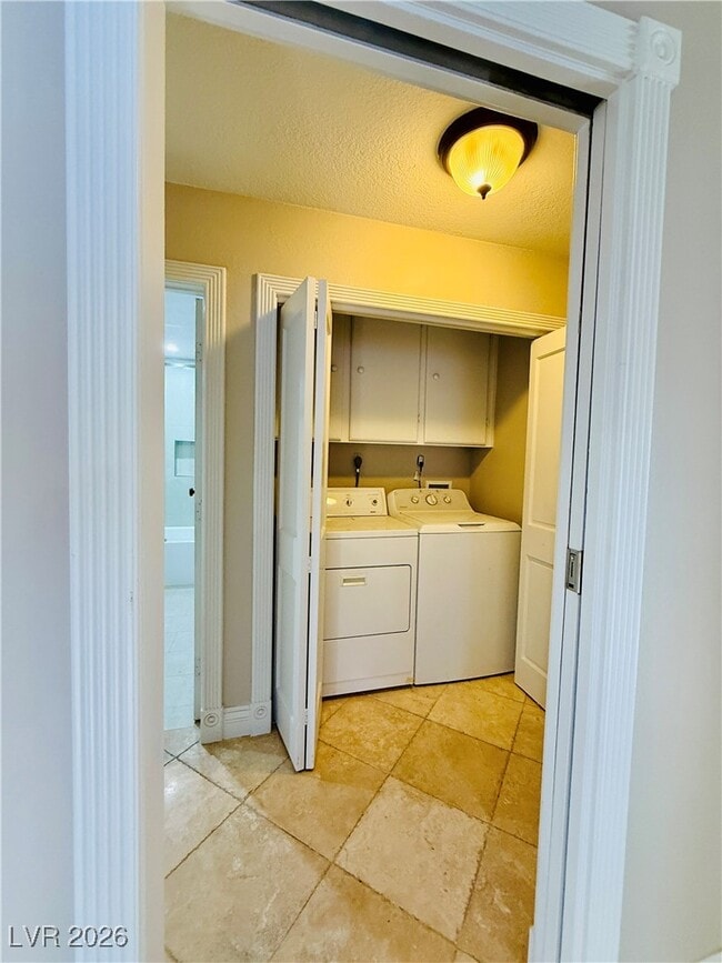 Building Photo - 3416 Cll Del Torre