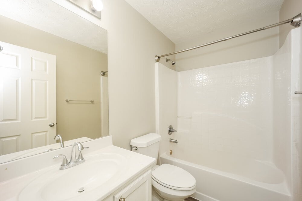 Building Photo - 9422 Lakeview Rd