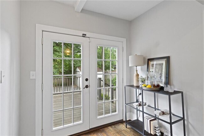 Building Photo - 481 Hill St SE