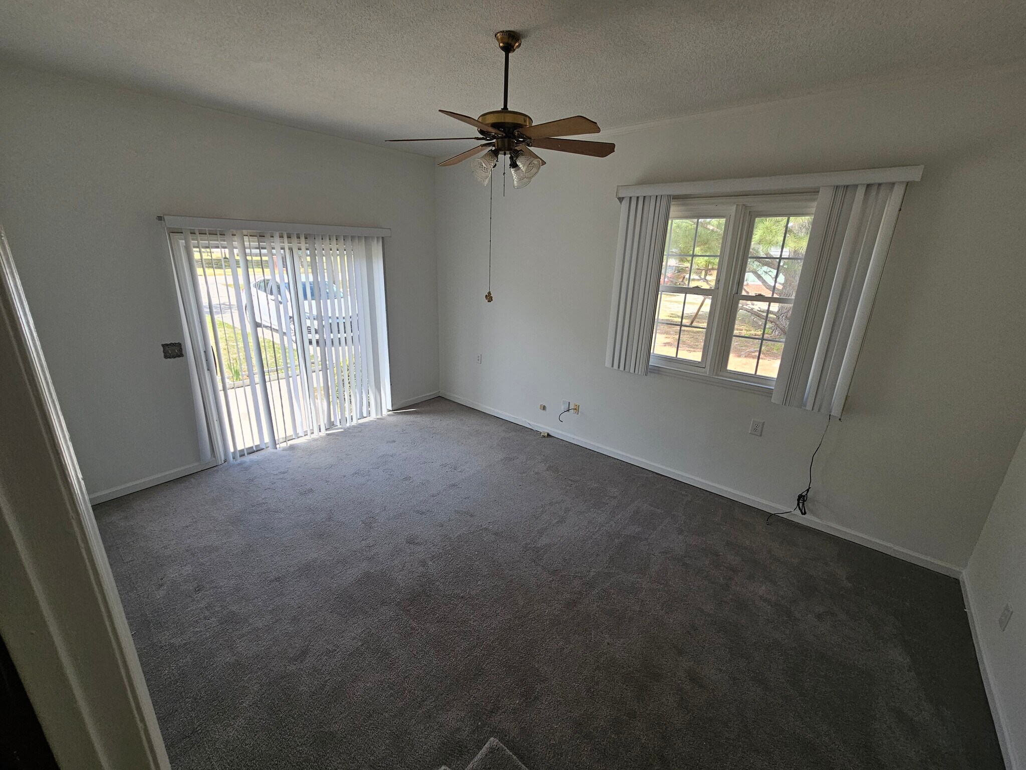 Building Photo - 4119 Fairlawn Dr