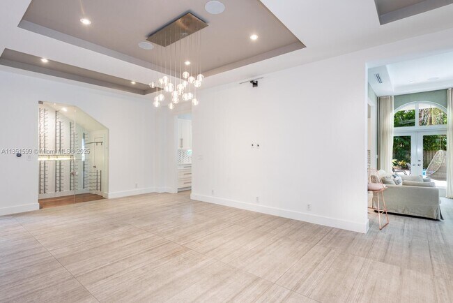 Building Photo - 3875 Park Ave
