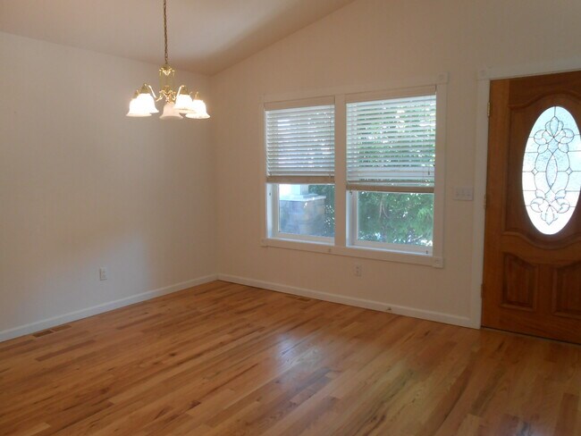 Building Photo - 62677 Hawkview Road