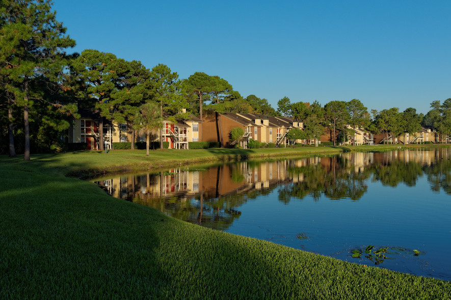 Building Photo - The Grove At Deerwood