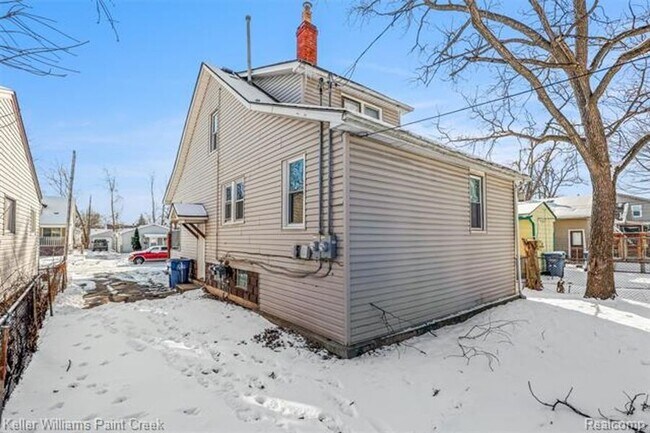 Building Photo - 7559 Studebaker Ave