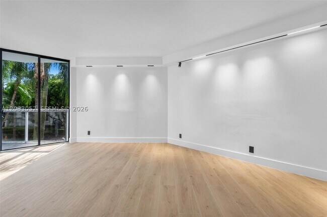 Building Photo - 3610 Yacht Club Dr