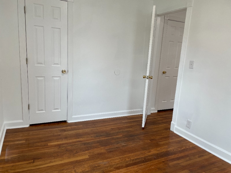 Building Photo - 1007 E Unaka Ave