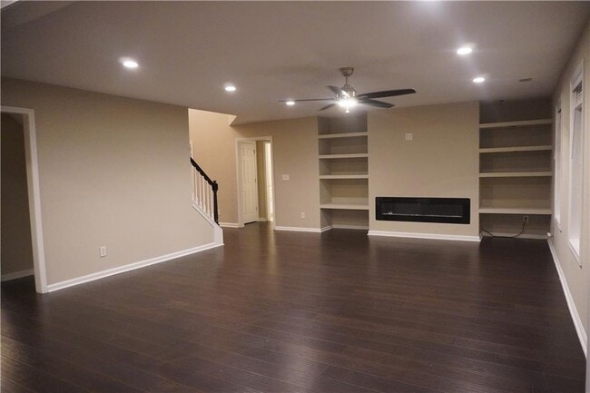 Building Photo - 840 Paper Creek Dr SE