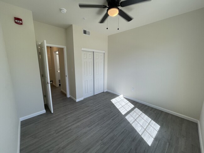 Building Photo - 214 Harmony Mdws Ct