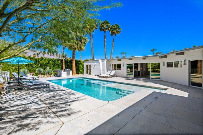 Building Photo - 1155 E Paseo El Mirador
