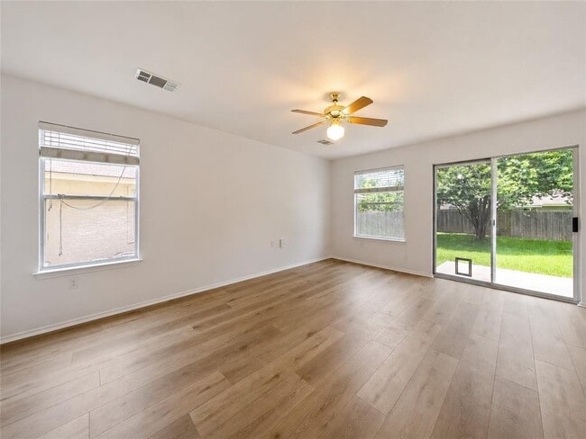Building Photo - 5509 Bentsen Ln