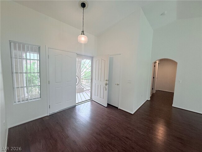Building Photo - 9709 Blue Bell Dr