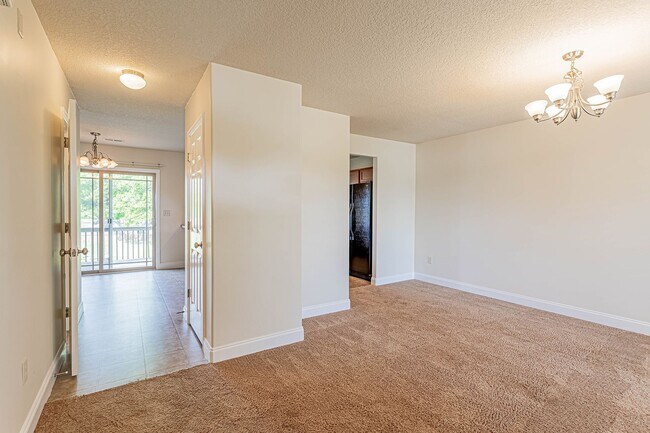 Building Photo - Home with Gorgeous Mountain Views!