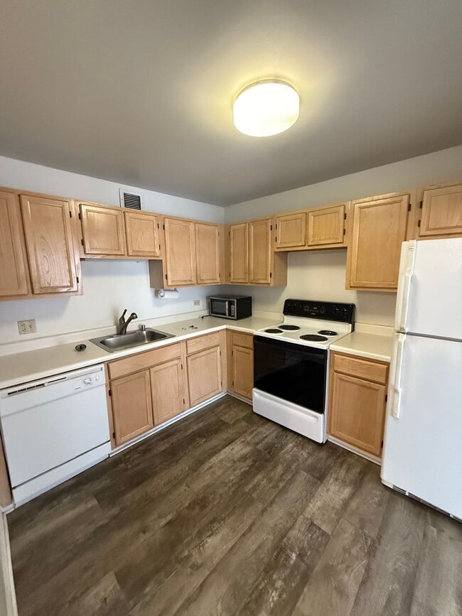 Building Photo - 200 N Dearborn St