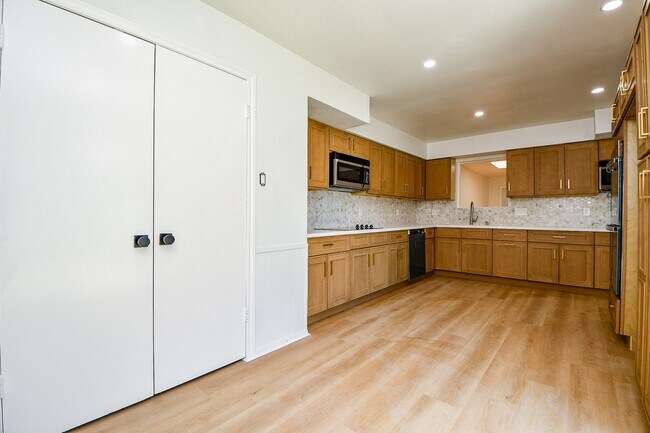 Building Photo - 7714 Teal Run Dr