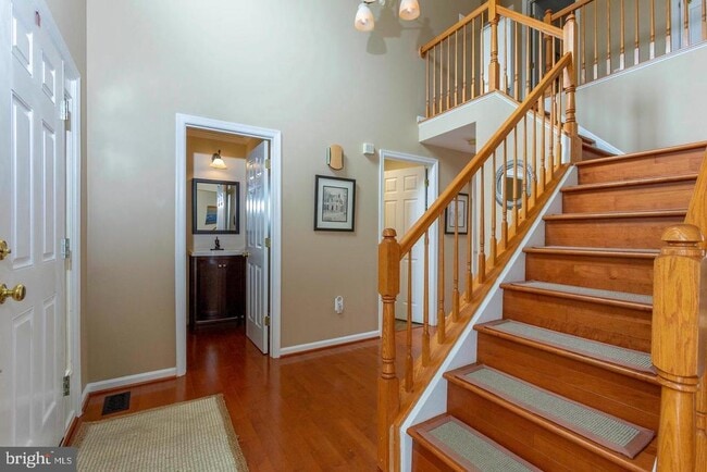 Building Photo - 53 Crestwood Ln