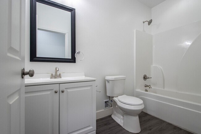 Building Photo - New Modern 3BR Home with Open Floor Plan & High-End Finishes in Little Rock!