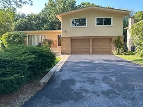 Building Photo - 867 Auburn Ct