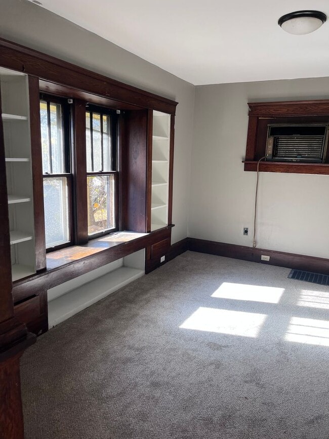 Building Photo - 2160 12th St SW