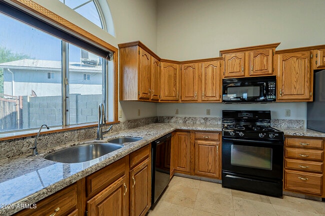 Building Photo - 8844 W Cavalier Dr