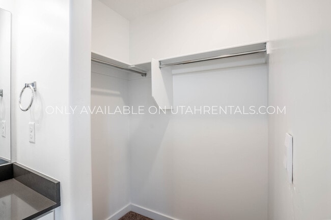 Building Photo - 333 S 1110 W
