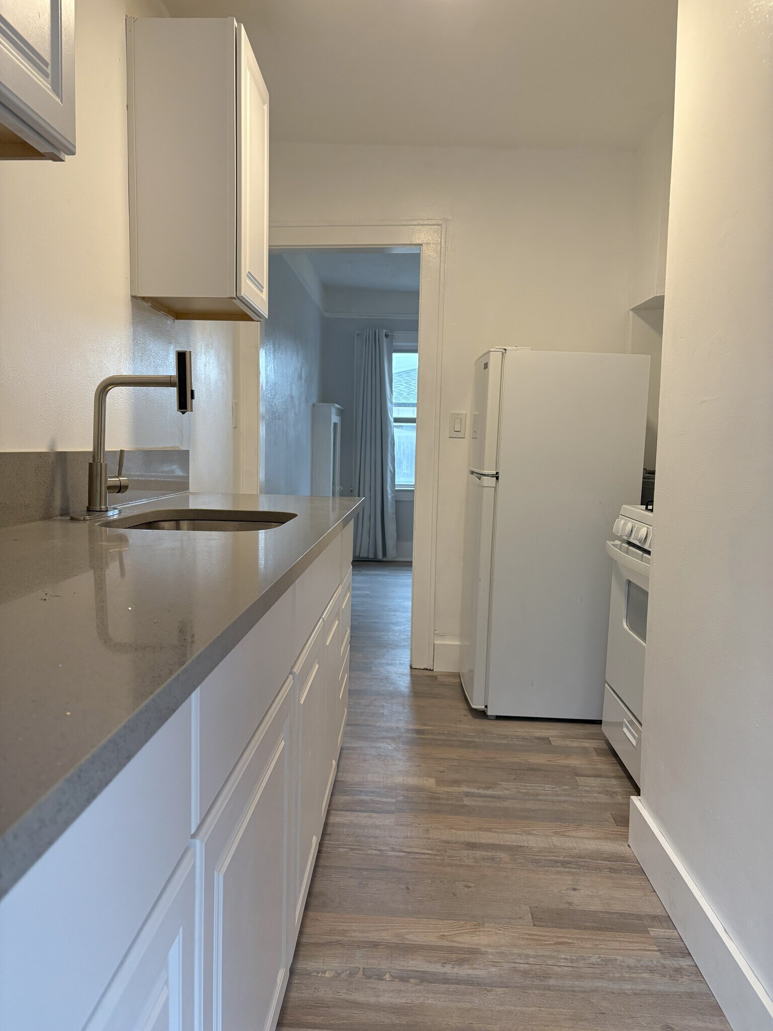 kitchen - 445 16th St SE