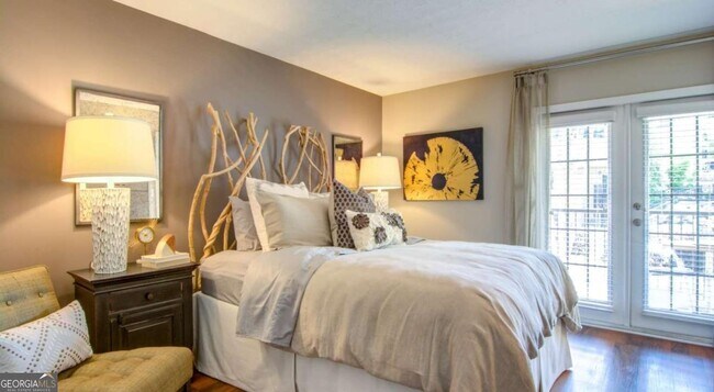 Building Photo - 100 Pinhurst Dr