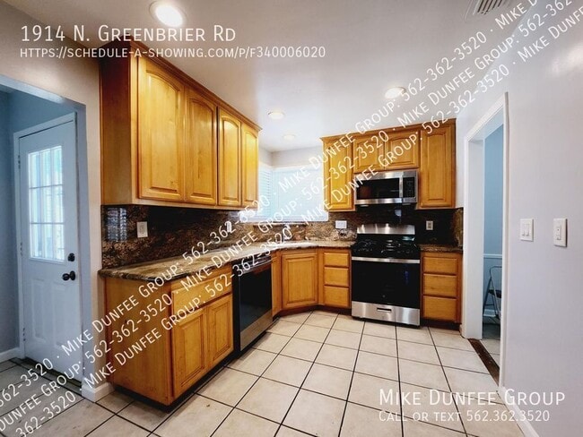 Building Photo - 1914 N Greenbrier Rd