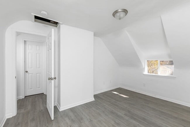 Building Photo - Spacious 4-Bedroom Home with Modern Upgrades Throughout