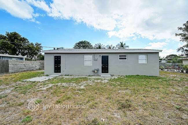 Building Photo - 415 Cheyenne Dr