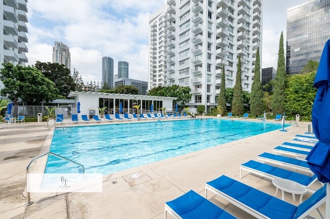 Building Photo - Modern 2-Bedroom Condo with Premium Amenities in Los Angeles