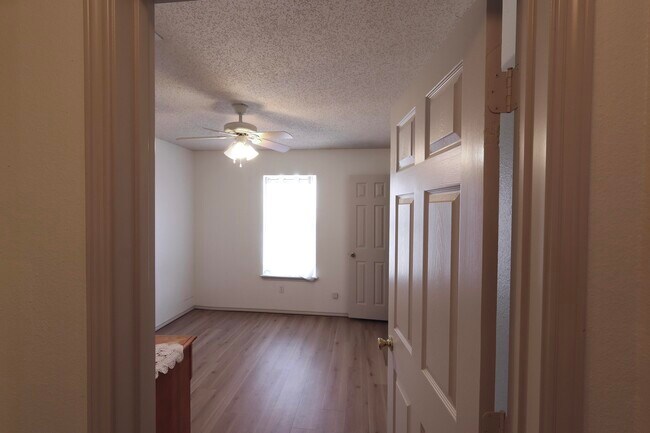 Building Photo - 811 Ironton Dr