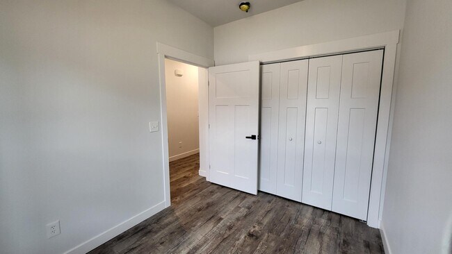 Primary Photo - 36 N Swan St