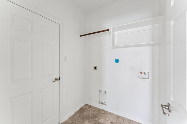 Building Photo - 1922 Boren Dr