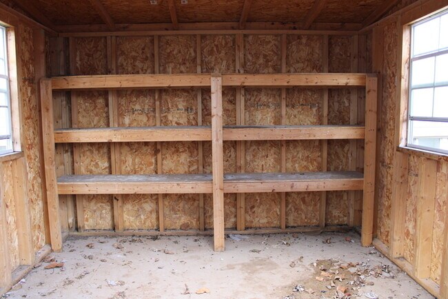 Building Photo - Spacious and inviting 5-bedroom, 2.5-bath home located in Kansas City, MO