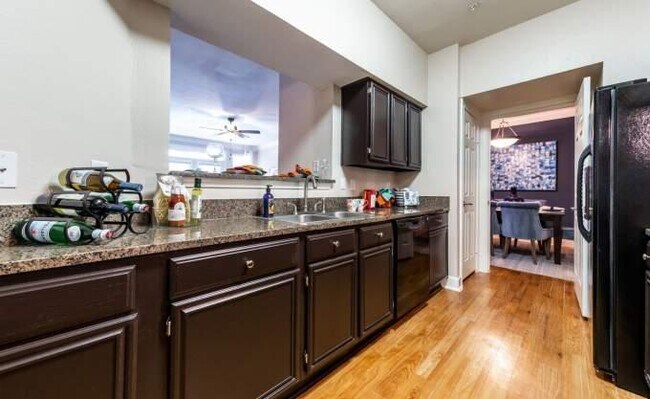 Building Photo - 1 bedroom in Houston TX 77081