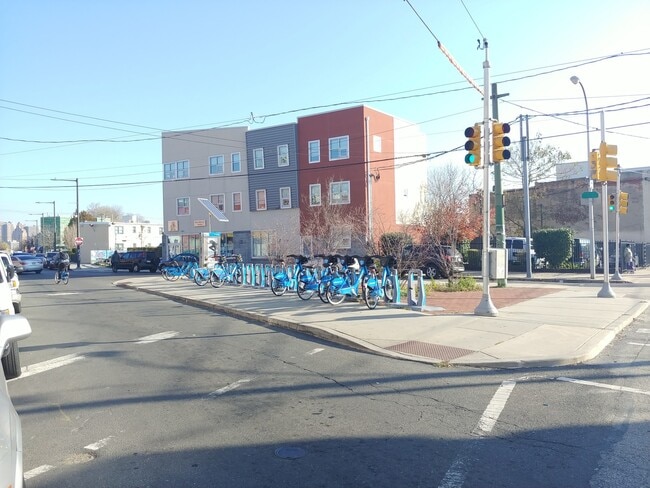 Primary Photo - 1538 Point Breeze Ave