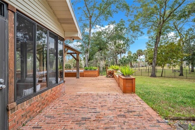 Building Photo - 8 Fernwood Trail