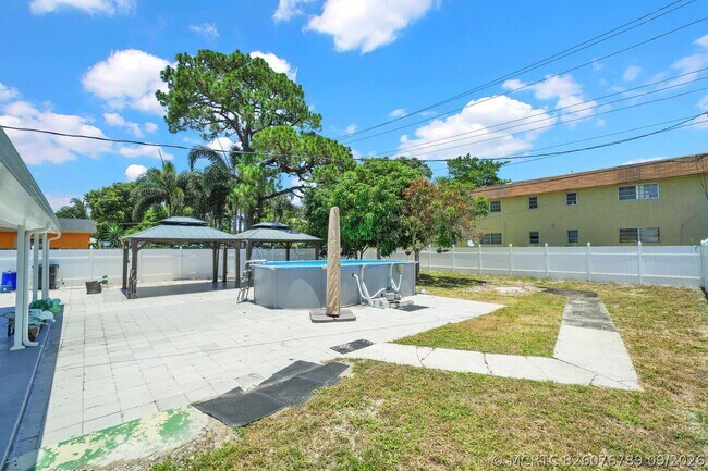 Building Photo - 1134 S Ridge St