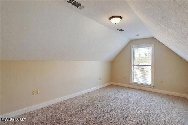 Building Photo - 852 Willow Grande Cir