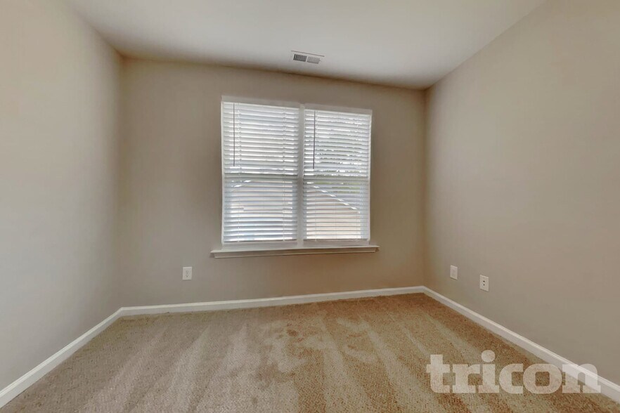 Building Photo - 31 Burr Oak Cir